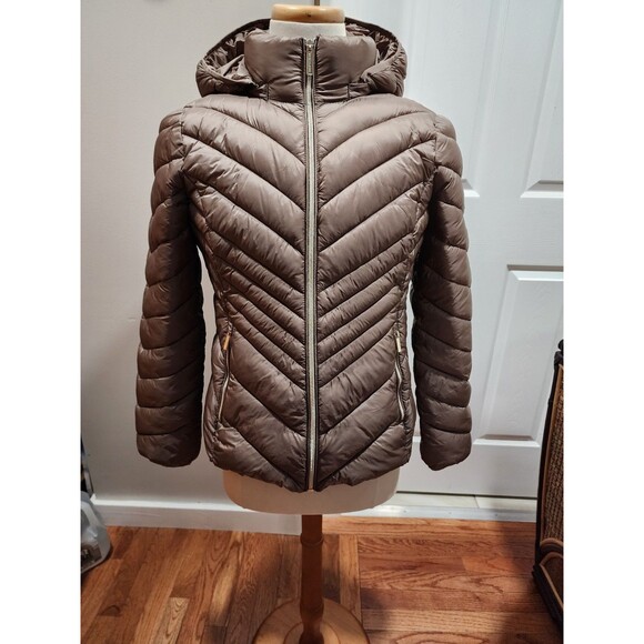 $190 MICHAEL KORS Chevron Packable TAN / BROWN Hooded Down Puffer Jacket Coat M - Picture 4 of 5